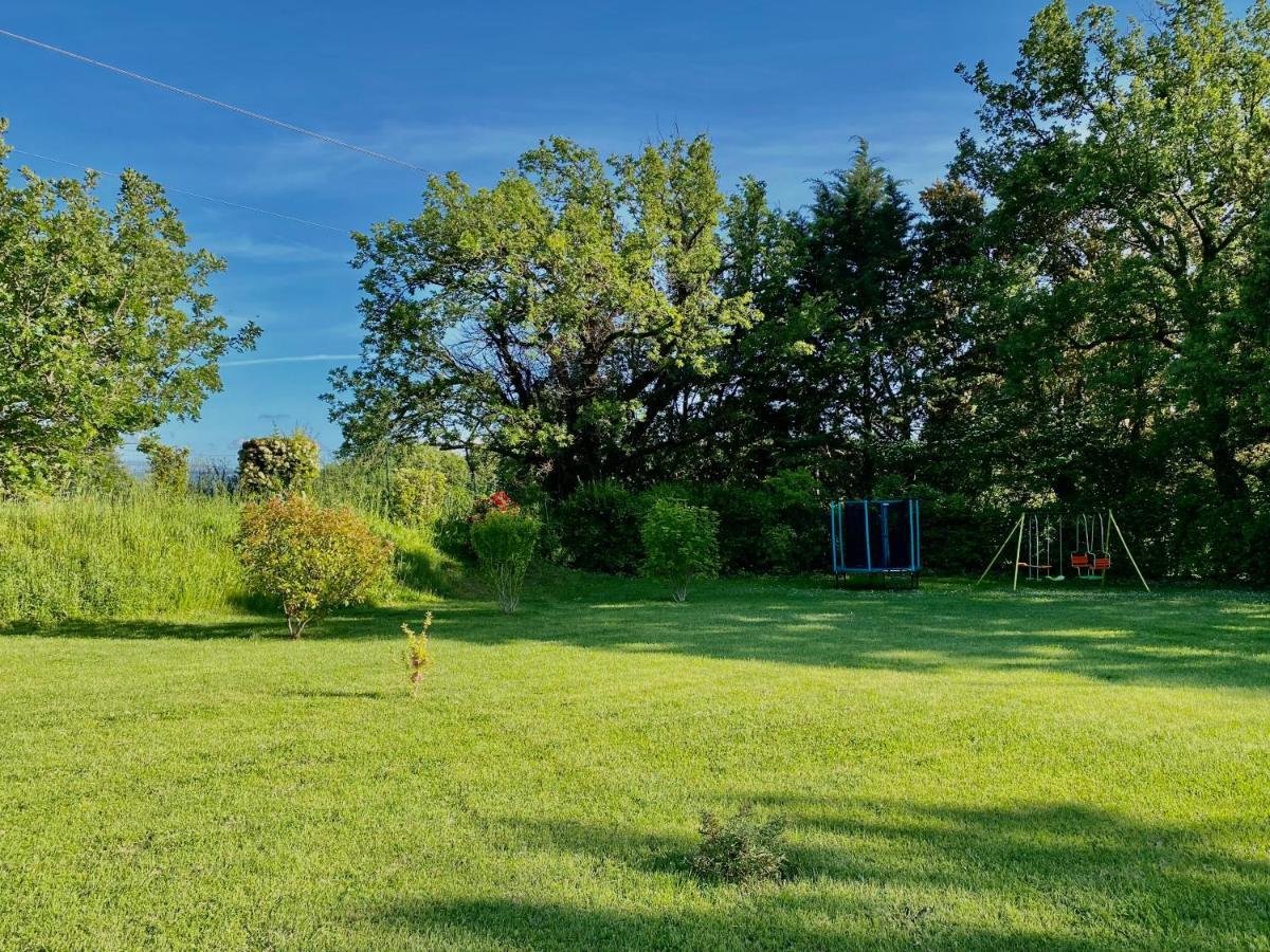 Studio Au Pied De La Ste Victoire Puyloubier Exterior photo
